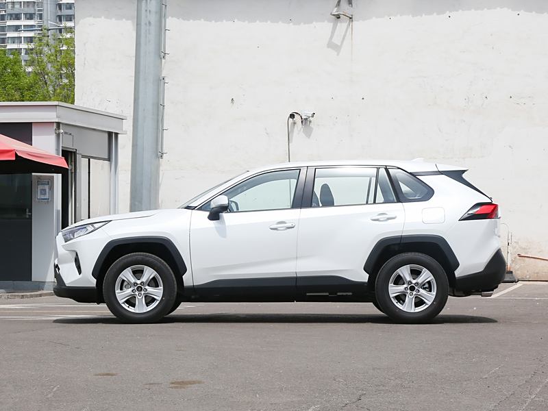 RAV4荣放正侧