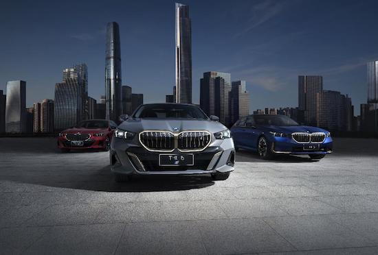 The new BMW 5 series long wheelbase version is the world premiere _fororder_image008.